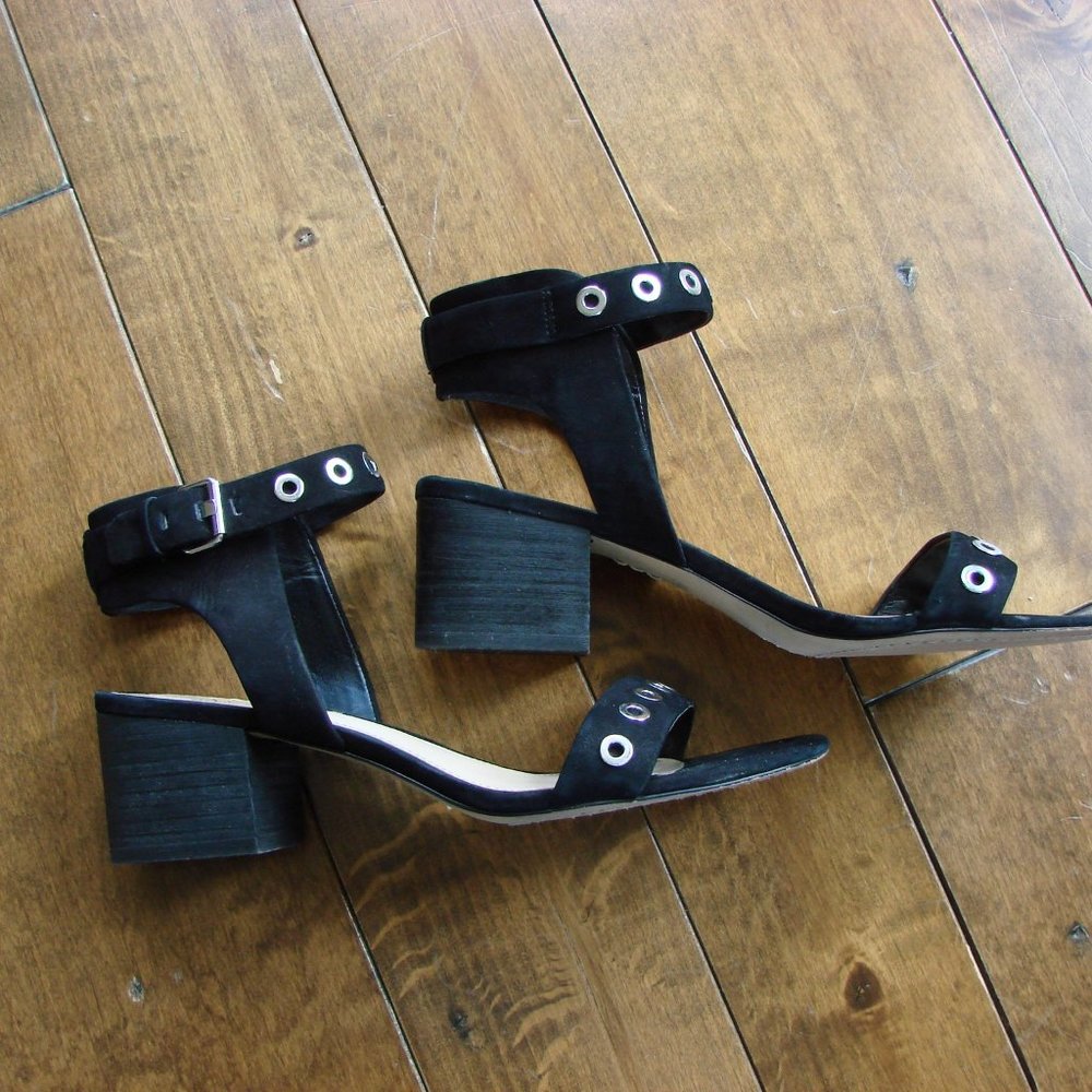 Vince Camuto Black Leather sandals size 7.5